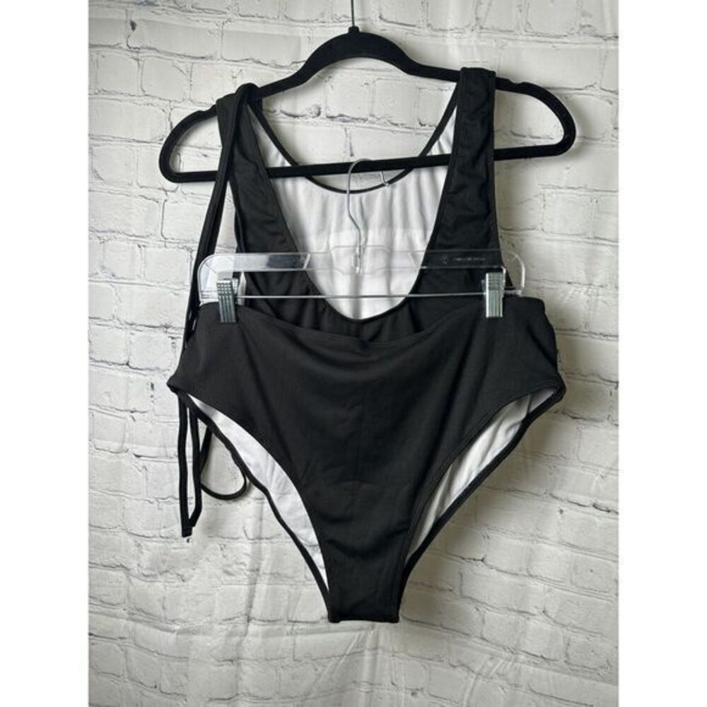 SHEIN LADIES BLACK 2 PC BATHING SUIT (3XL). NEVER WORN NO TAGS